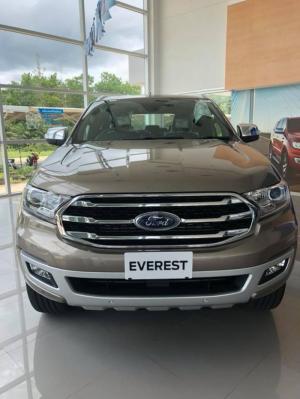 Ford Everest 2018 giao ngay tháng 10