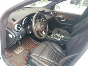Cần bán xe Mercedes GLC 250 2017 màu trắng cực đẹp,
