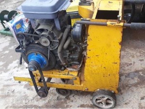Máy cắt bê tông nhựa đường.