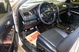 Bán xe Camry 2.5Q sản xuất 2015 màu nâu vàng