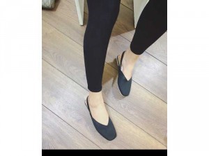 Giày sandal lên chun bệt
