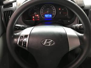 Bán Hyundai Avante 1.6MT màu trắng số sàn sản xuất 2015 biển Sài Gòn