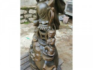 Tượng di lặc gỗ thủy tùng