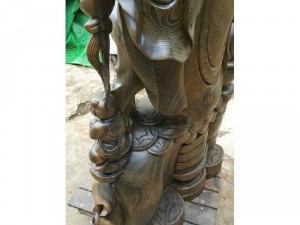 Tượng di lặc gỗ thủy tùng