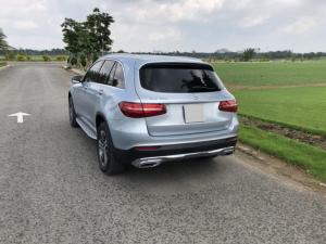 Bán em Mercedes GLC250 AMG 2017 lăn bánh 23.000km, màu xanh bạc