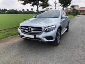 Bán em Mercedes GLC250 AMG 2017 lăn bánh 23.000km, màu xanh bạc