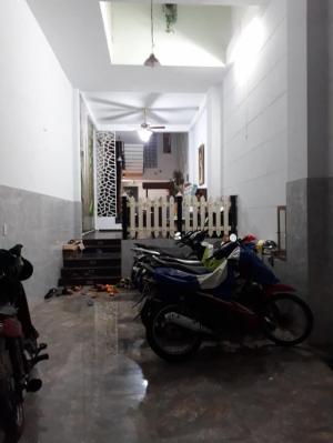 Nhà BIỆT THỰ TÂN BÌNH bán một trệt, 2 lầu, đảm bảo chính chủ.
