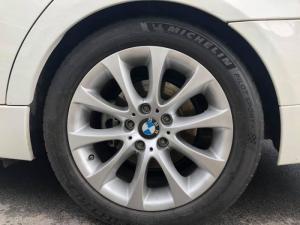 Bán em BMW 320i màu trắng dk 12/2009 tự động chạy cực đã