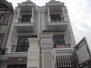 Đang cần bán gấp nhà mặt đường thượng lỗi_đường bái