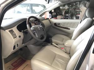 Bán xe Innova V sản xuất 2014 màu nâu vàng