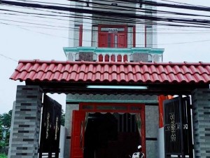 Gia đình tôi cần bán căn nhà 2 lầu 1 trệt có sân để xe hơi đường thông buôn bán nhỏ diện tích 90m