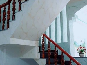 Gia đình tôi cần bán căn nhà 2 lầu 1 trệt có sân để xe hơi đường thông buôn bán nhỏ diện tích 90m