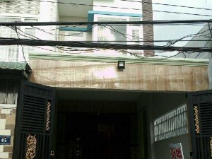 Gia đình chúng tôi cần bán gấp căn nhà 1 lầu 1 trệt diện tích 84 mét vuông