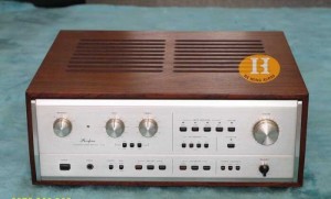 Amply Accuphase E301 vỏ gỗ đẹp