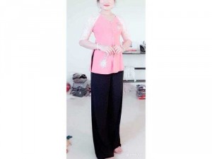 Bà ba tay ren