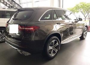 Mercedes GLC250 4 Matic Sản xuất 2017 màu Nâu Biển Hà Nội.Xe chạy lướt 2 vạn Km