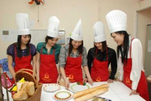 Cấp chứng chỉ nấu ăn mới 100%.