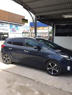 Bán Kia Rondo GAT 2.0AT màu xanh đá máy xăng số tự động sản xuất 2016 biển Sài Gòn xe đẹp