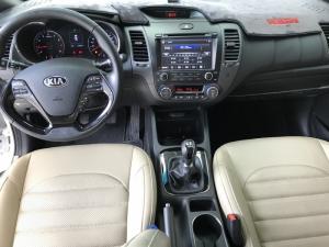 Bán Kia Cerato 1.6MT màu trắng số sàn sản xuất 2017 đăng ký 2018 bản đủ mẫu mới