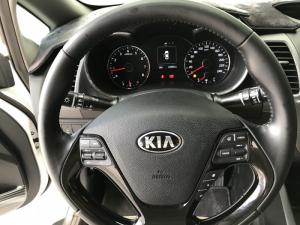 Bán Kia Cerato 1.6MT màu trắng số sàn sản xuất 2017 đăng ký 2018 bản đủ mẫu mới