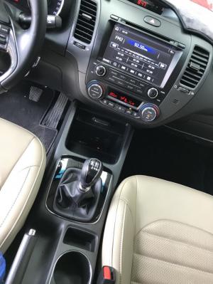 Bán Kia Cerato 1.6MT màu trắng số sàn sản xuất 2017 đăng ký 2018 bản đủ mẫu mới