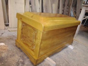 Quách gỗ vàng tâm 01