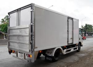 Khuyến mãi mua xe tải isuzu 3.5 tấn thùng kín inox có bửng nâng, trả trước 100 triệu, giao xe ngay - Gọi 0978015468 (Mr Giang 24/24)