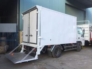 Xe tải isuzu 2t4 thùng kín có bửng nâng, trả trước 100 triệu giao xe luôn - Gọi 0978015468 (Mr Giang 24/24)