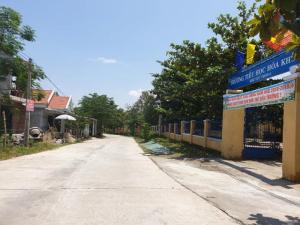 gần trường tiểu học