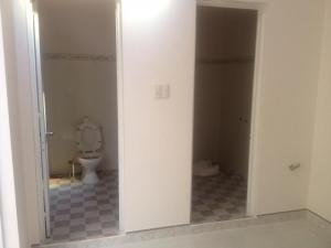 Bán 2 Căn Nhà Hẻm Lạc Long Quân