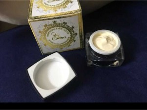 Kem body kem face cao cắp làm cho làng da trắng sáng tự nhiên