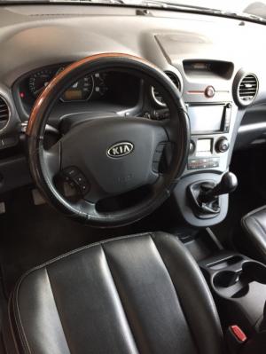 Bán Kia Carens EX 2.0MT màu đen VIP số sàn sản xuất 2016 lăn bánh 41000km