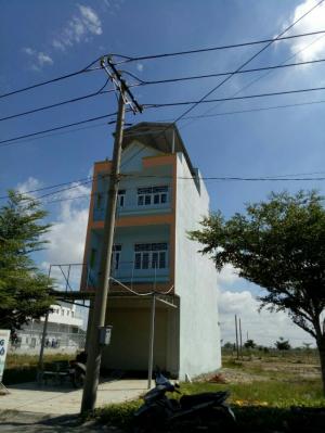 Bán nhà mặt tiền đường KDC Tân Đô, 2 lầu , dt 130m2