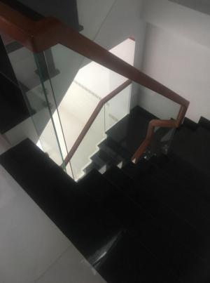 Cần bán căn nhà tại hẻm 156 Nguyễn Hữu Dật, diện tích 4 x 15, sổ hồng.