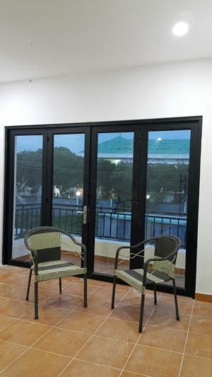 Nhà 1L mặt tiền đường 6m, cách cổng bệnh viện quốc tế 50m