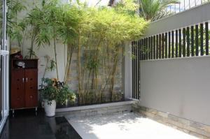 Cô Sáu Xuân cần bán nhà đường Nguyễn Thị Thập, Quận 7. Diện tích 99m2.