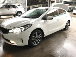 Bán Kia Cerato 2.0AT màu trắng số tự động sản xuất 2016 biển Sài Gòn