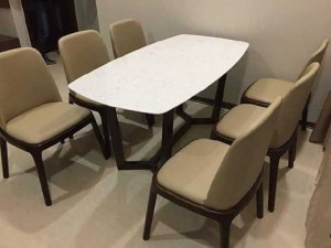 Bàn Ghế Ăn Nhập Khẩu Mặt Đá