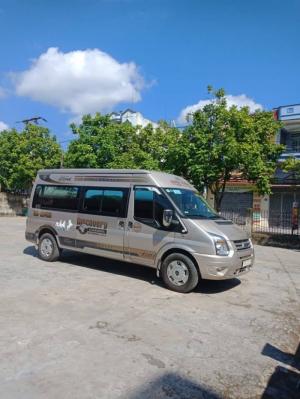Cần bán xe ô tô Ford Transit 16 chỗ sản xuất năm 2016, màu bạc, km đã đi 51.000km, còn bảo hành 1 năm.