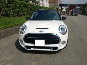 Cần bán em Mini Cooper S 2015 màu trắng 3 cửa nhập khẩu Anh