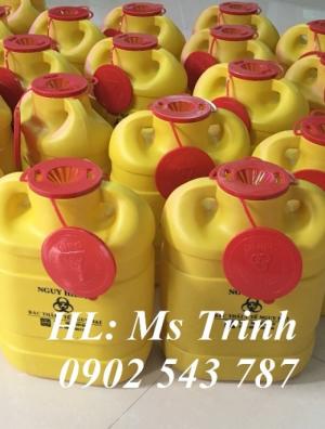 Tank nhựa 1000 lít cũ đựng hóa chất; thùng nhựa 1000 lít đựng dầu; hộp đựng kim tiêm y tế 6,8 lít