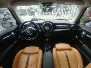 Cần bán em Mini Cooper S 2015 màu trắng 2 cửa nhập khẩu Anh