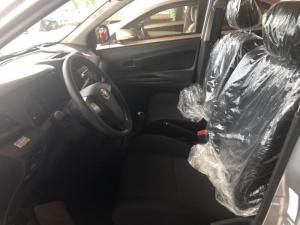 Toyota avanza số sàn 7 chỗ màu bạc giao ngay