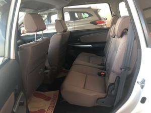 Toyota avanza 1.5 số tự động màu trắng