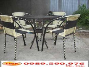 Bàn ghế cà phê thanh lý giá rẻ.