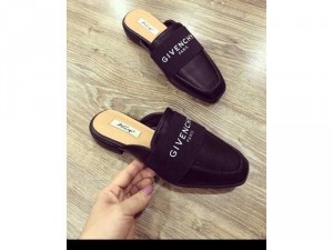 Sục Givency