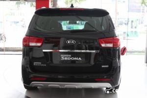 KIA SEDONA máy dầu 2.2 L turbo số tự động 8 cấp
