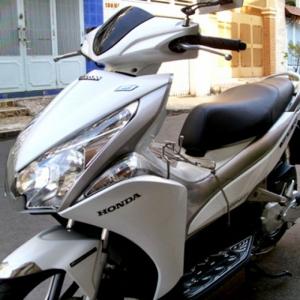 Bán xe honda Airblade fi 2012 trắng nguyên bản chính chủ giấy tờ đầy đủ