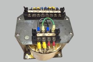 BACL DOUBLE C Core UNION – Nhật, 1 KVA, điện vào 220v, điện ra 100v, giá 3.000.000đ.