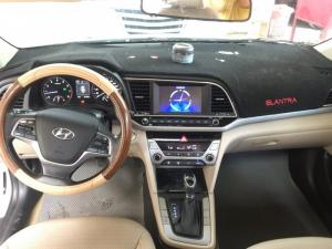 Bán Hyundai Elantra GLS 1.6AT màu trắng số tự động sản xuất T3/2018 mới 99%